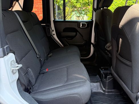 Used 2022 Jeep Wrangler Unlimited Sport AWD/4WD image 6