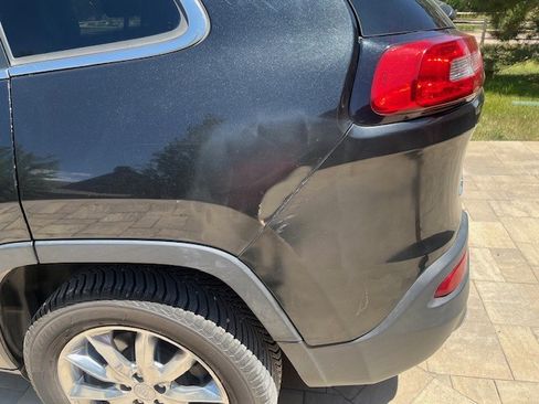 Used 2016 Jeep Cherokee Limited image 12