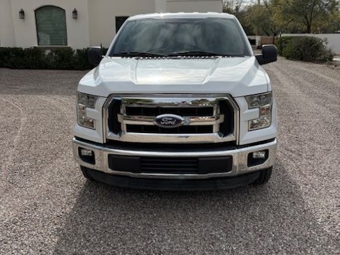 Used 2015 Ford F150 XLT image 4