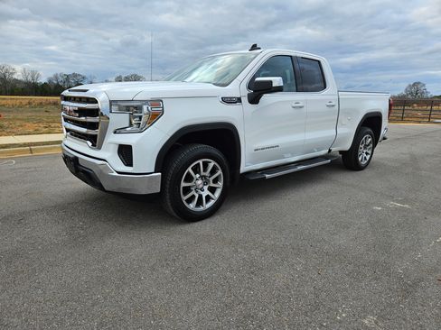 Used 2020 GMC Sierra 1500 SLE w/ SLE Value Package image 1
