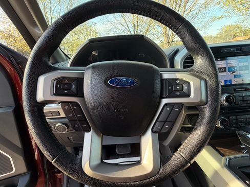 Used 2016 Ford F150 Lariat w/ Equipment Group 502A Luxury AWD/4WD image 20