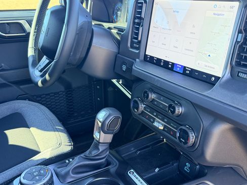 Used 2025 Ford Bronco Big Bend image 15