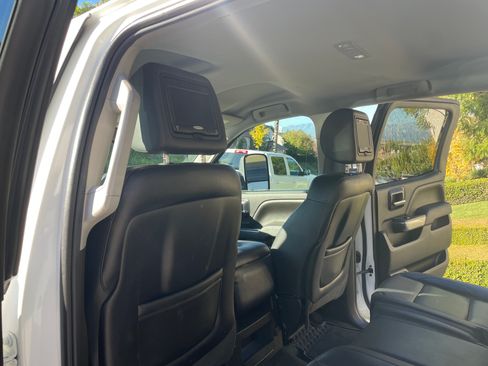 Used 2015 Chevrolet Silverado 2500 LT w/ LT Convenience Package image 6