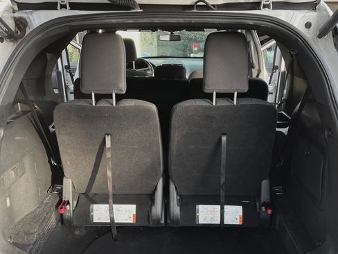 Used 2019 Ford Explorer XLT w/ Equipment Group 201A FWD image 14