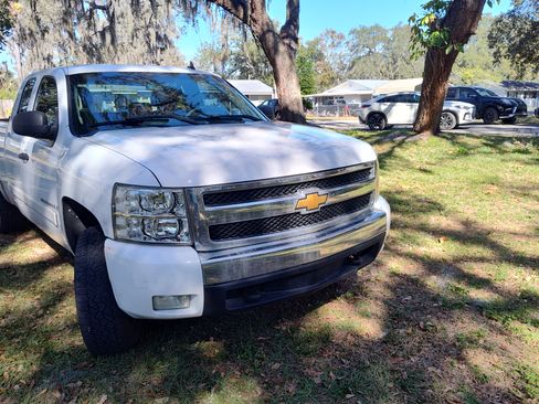 Used 2007 Chevrolet Silverado 1500 LT w/ 1LT Convenience Package image 2