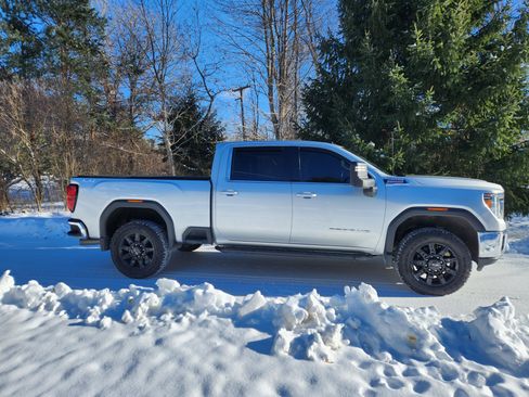 Used 2021 GMC Sierra 2500 SLE w/ SLE Value Package; image 6