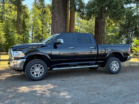Used 2015 RAM 2500 Laramie w/ Convenience Group AWD/4WD image 1