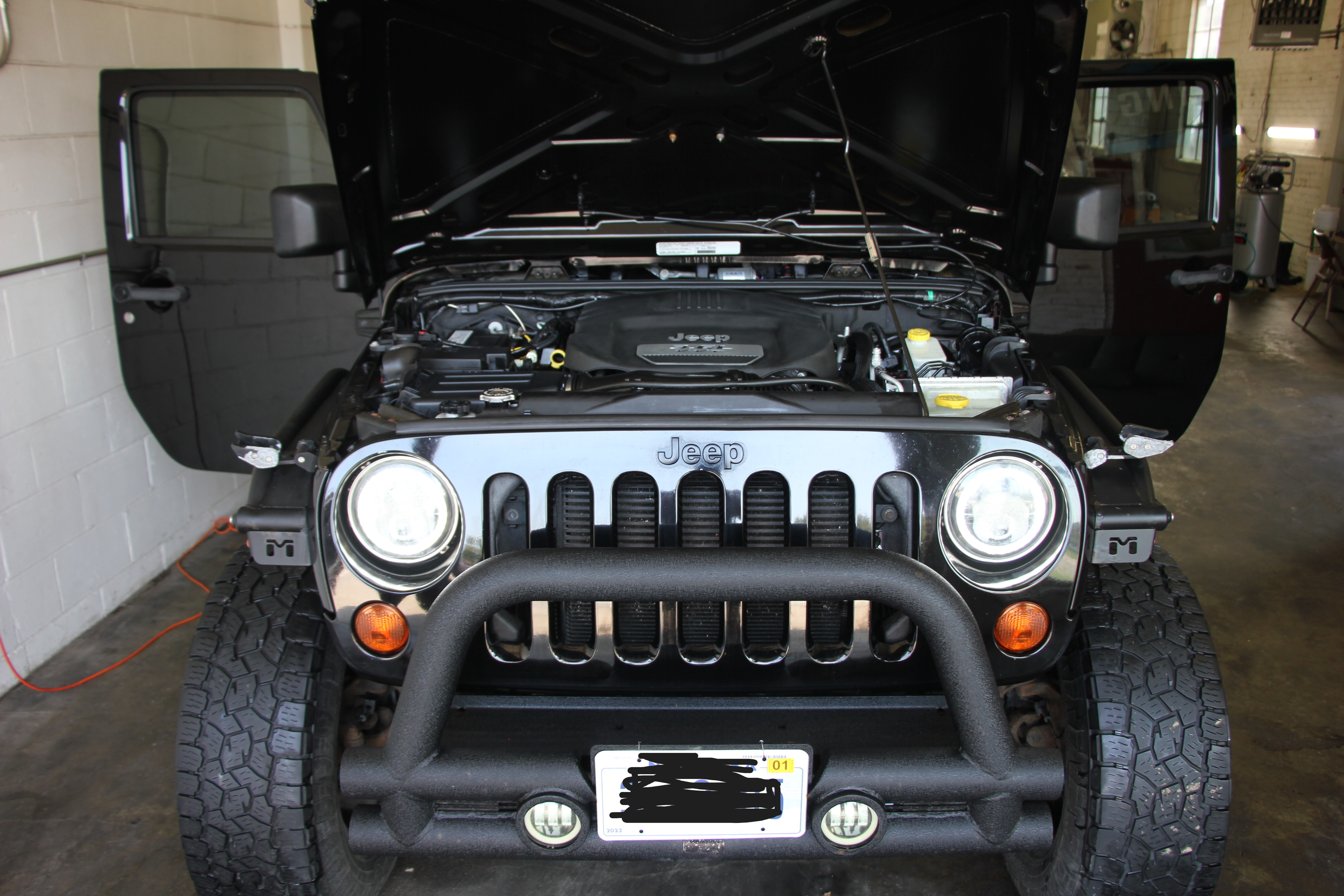 Used 2013 Jeep Wrangler Sport AWD/4WD image 5