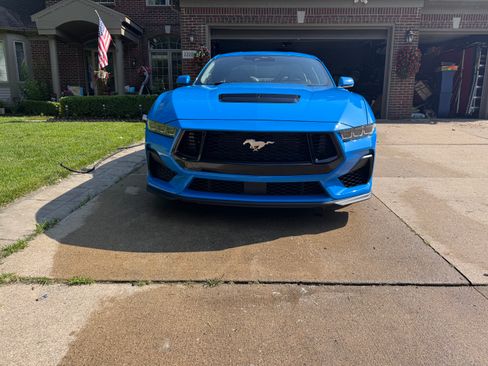 Used 2024 Ford Mustang GT Premium w/ GT Performance Package image 5