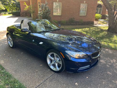 Used 2011 BMW Z4 sDrive30i RWD image 18