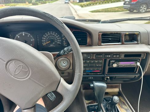 Used 1997 Toyota Land Cruiser image 4