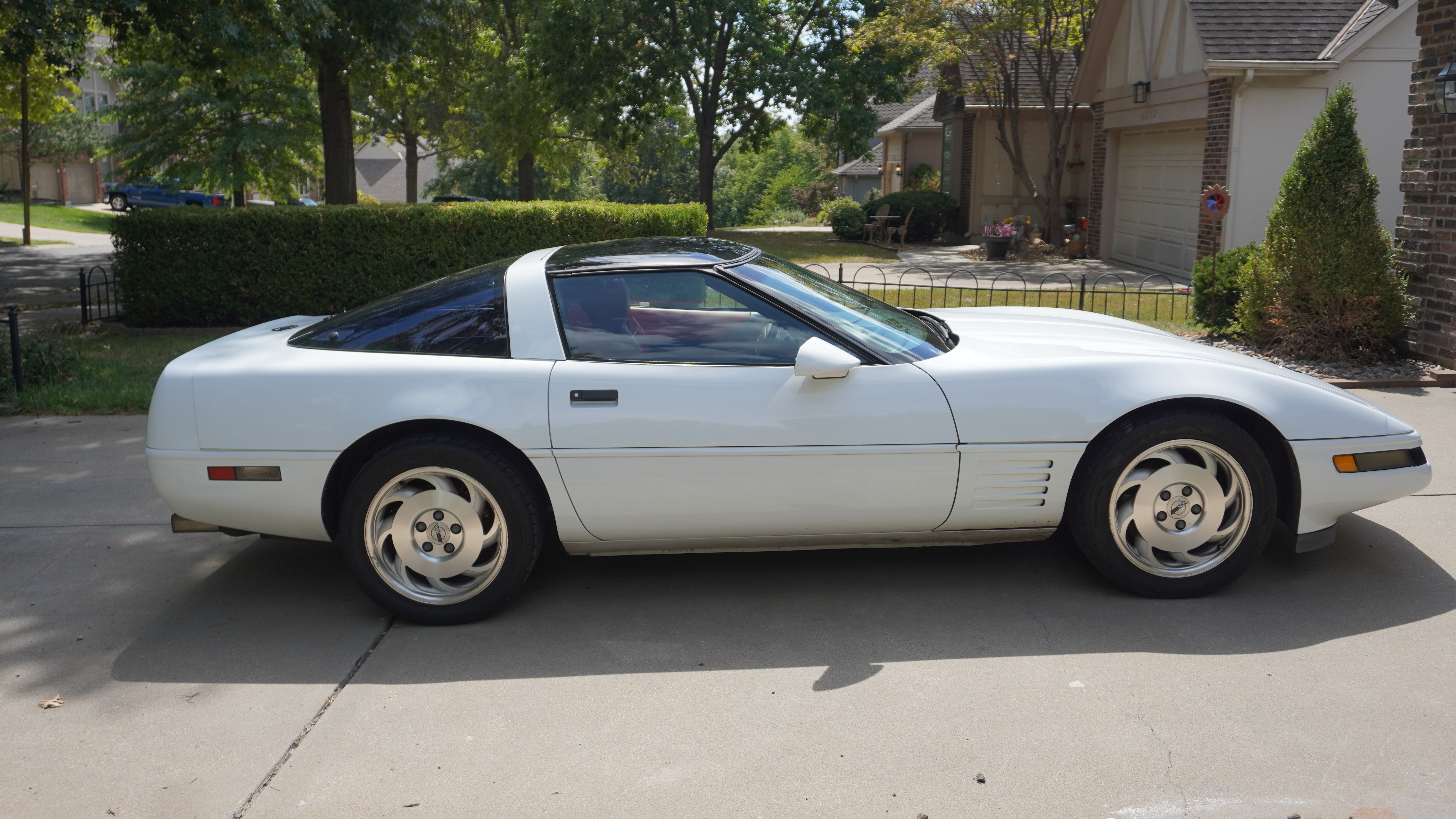 Used 1994 Chevrolet Corvette Coupe RWD image 8