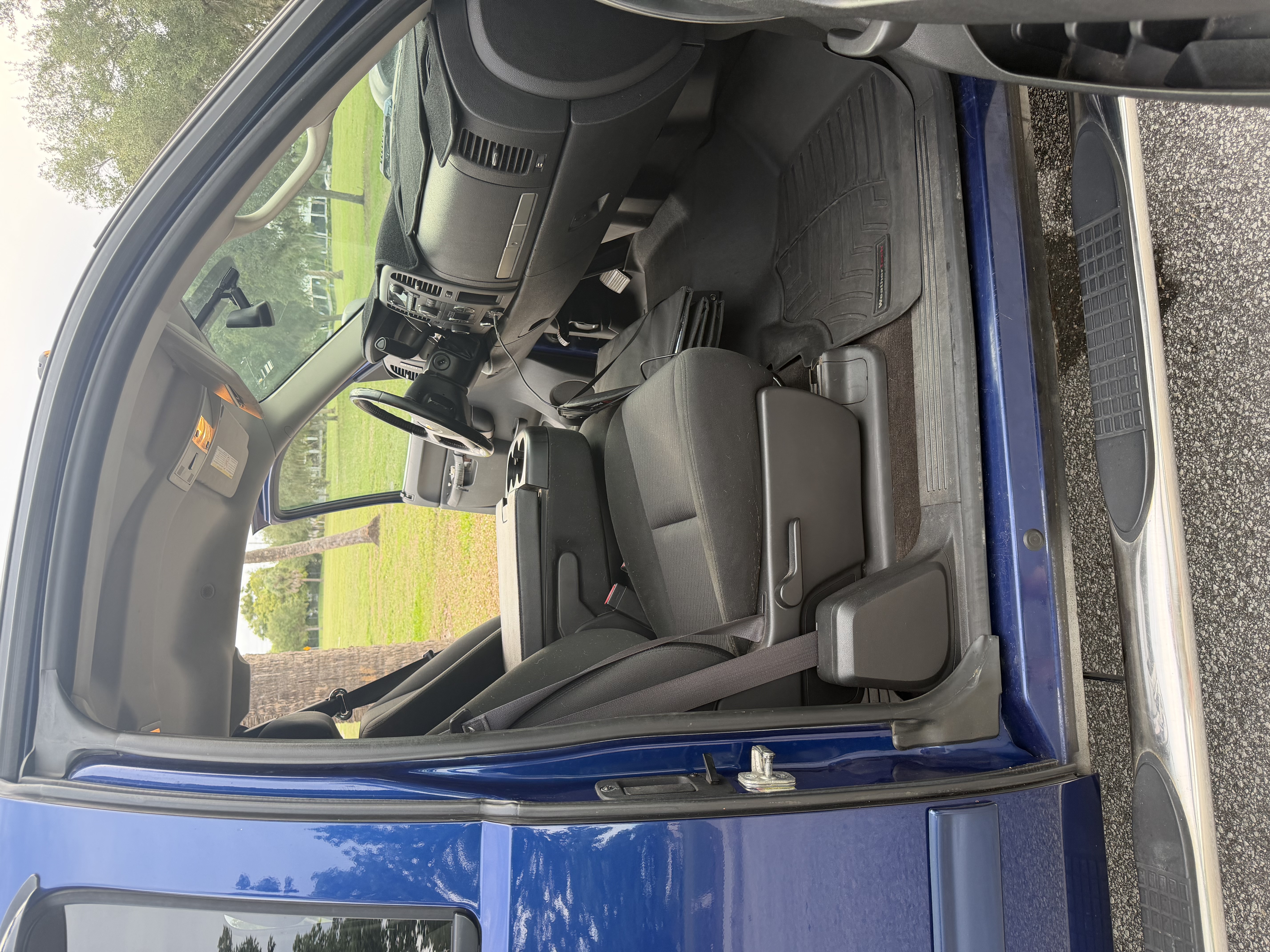 Used 2013 Chevrolet Silverado 2500 LT w/ Interior Plus Package AWD/4WD image 8