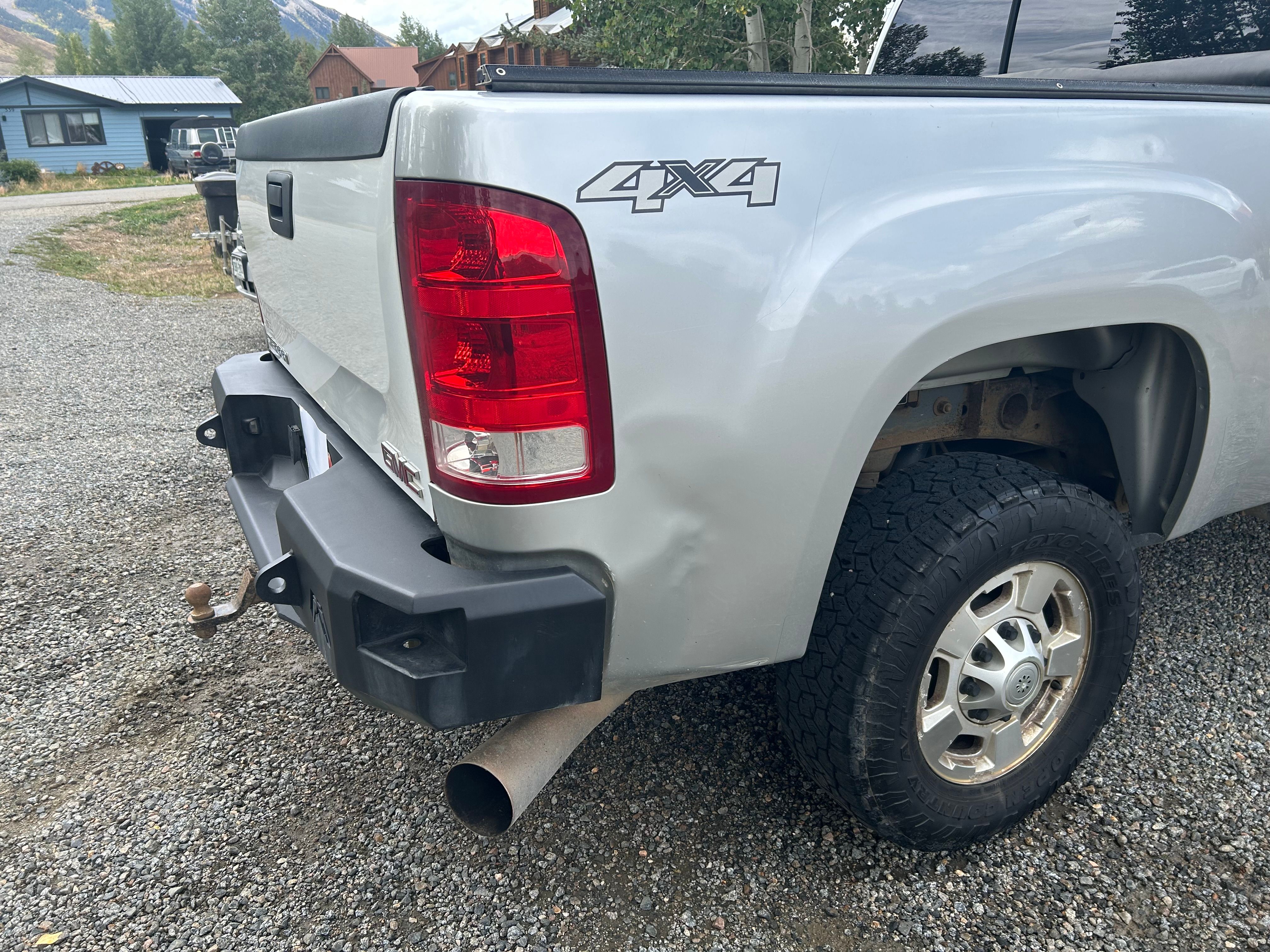 Used 2012 GMC Sierra 2500 SLE w/ SLE Preferred Package AWD/4WD image 8