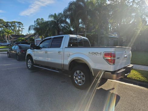 Used 2011 Ford F150 Lariat w/ Lariat Chrome Pkg image 4