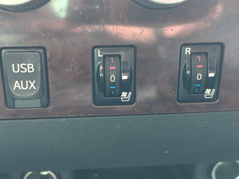Used 2010 Toyota Tundra Limited AWD/4WD image 17