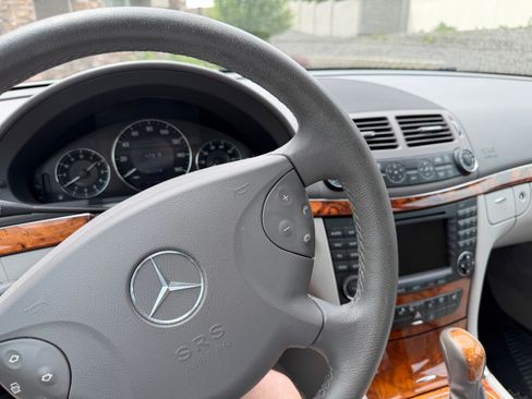 Used 2006 Mercedes-Benz E 350 Sedan image 6