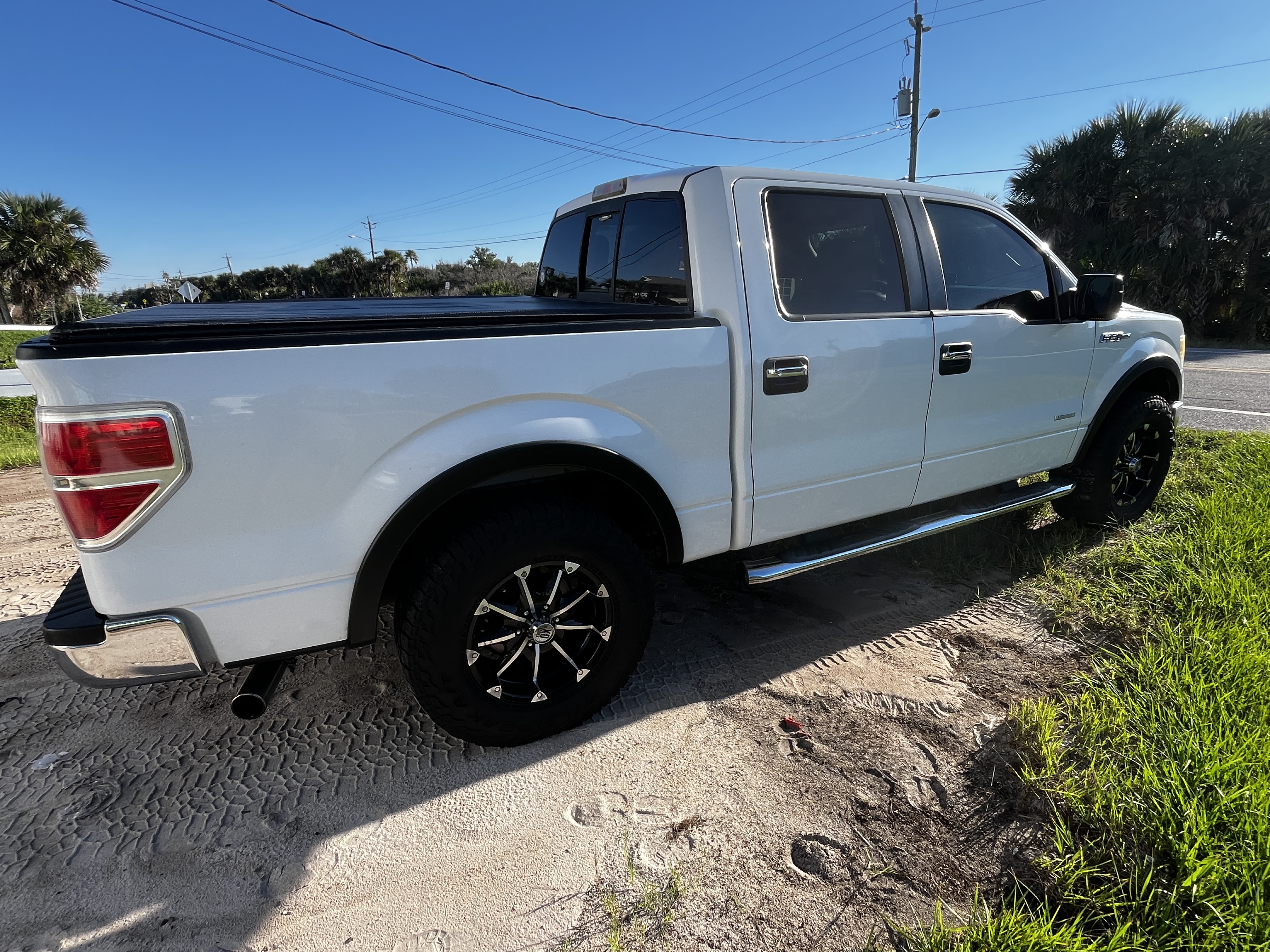 Used 2014 Ford F150 XLT w/ Equipment Group 302A Luxury RWD image 2