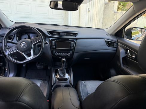 Used 2018 Nissan Rogue SL FWD image 14