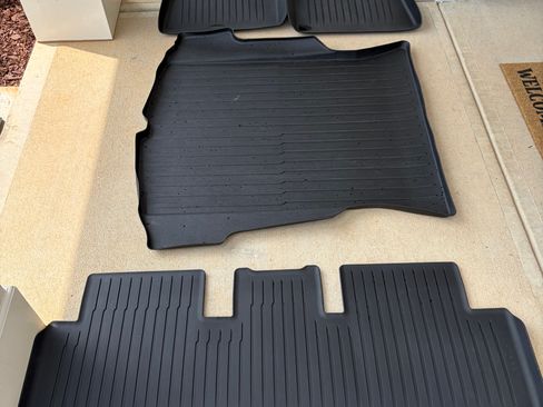 Used 2023 Tesla Model 3 Standard Range RWD image 9