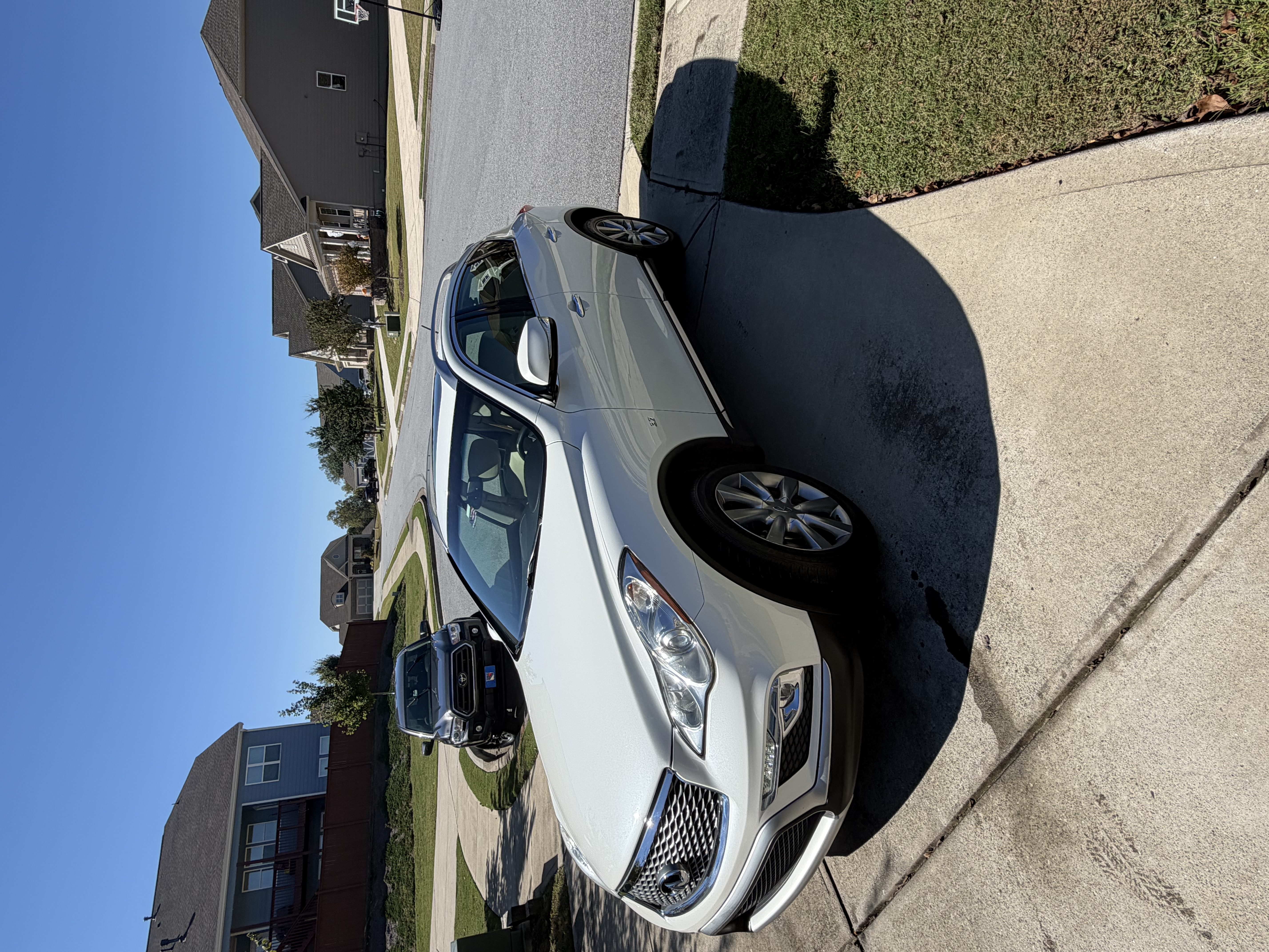 Used 2016 INFINITI QX50 AWD w/ Premium Package image 1