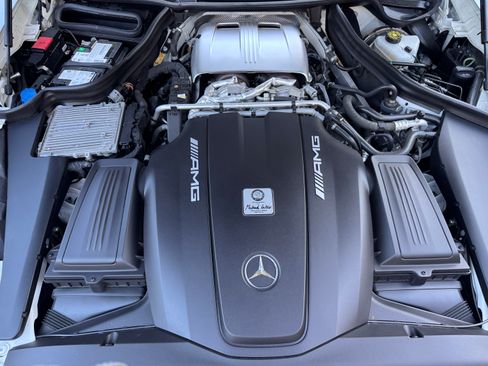 Used 2018 Mercedes-Benz AMG GT Roadster image 19