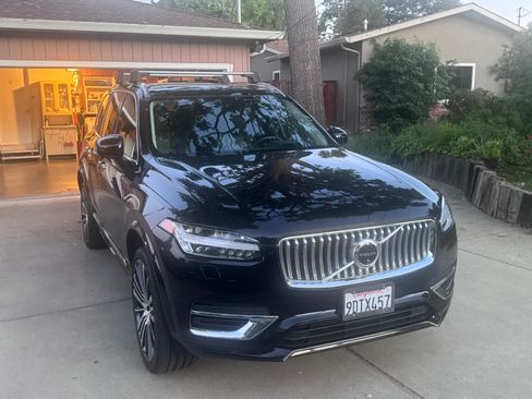 Used 2021 Volvo XC90 T8 Inscription w/ Advanced Package image 2