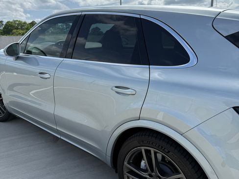 Used 2020 Porsche Cayenne Turbo AWD/4WD image 10