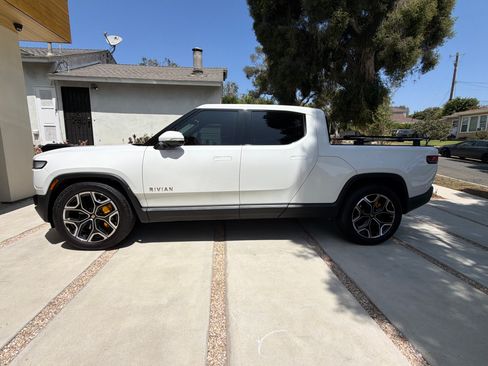 Used 2022 Rivian R1T Adventure AWD/4WD image 5