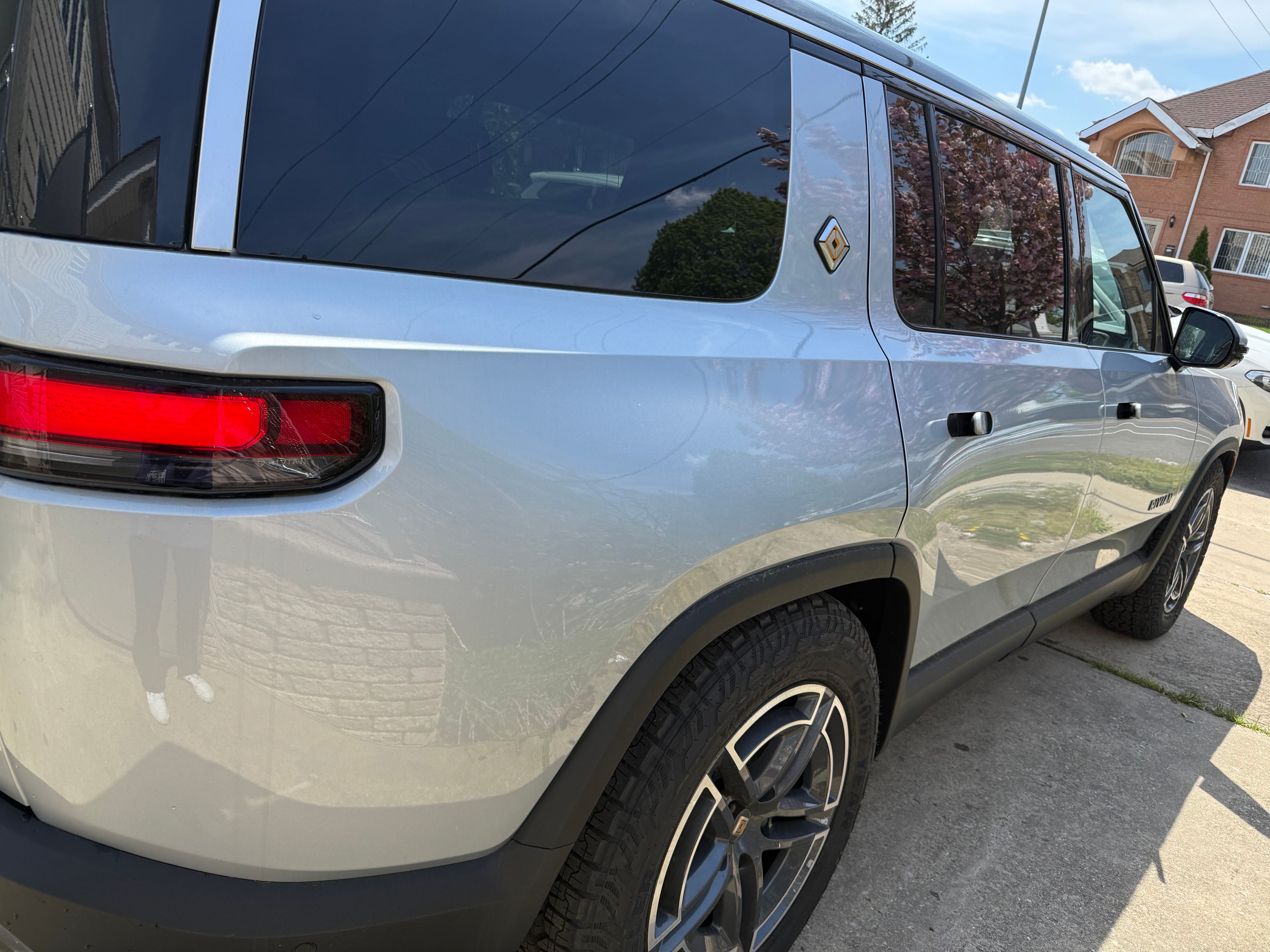Used 2026 Rivian R1S Adventure AWD/4WD image 1