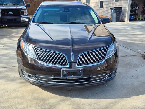 Used 2013 Lincoln MKS AWD image 6