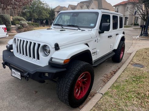 Used 2021 Jeep Wrangler Unlimited Sahara AWD/4WD image 10