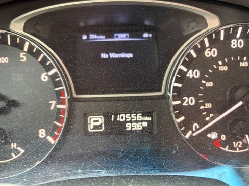 Used 2014 Nissan Pathfinder SV image 4