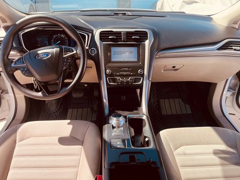 Used 2019 Ford Fusion SE image 17