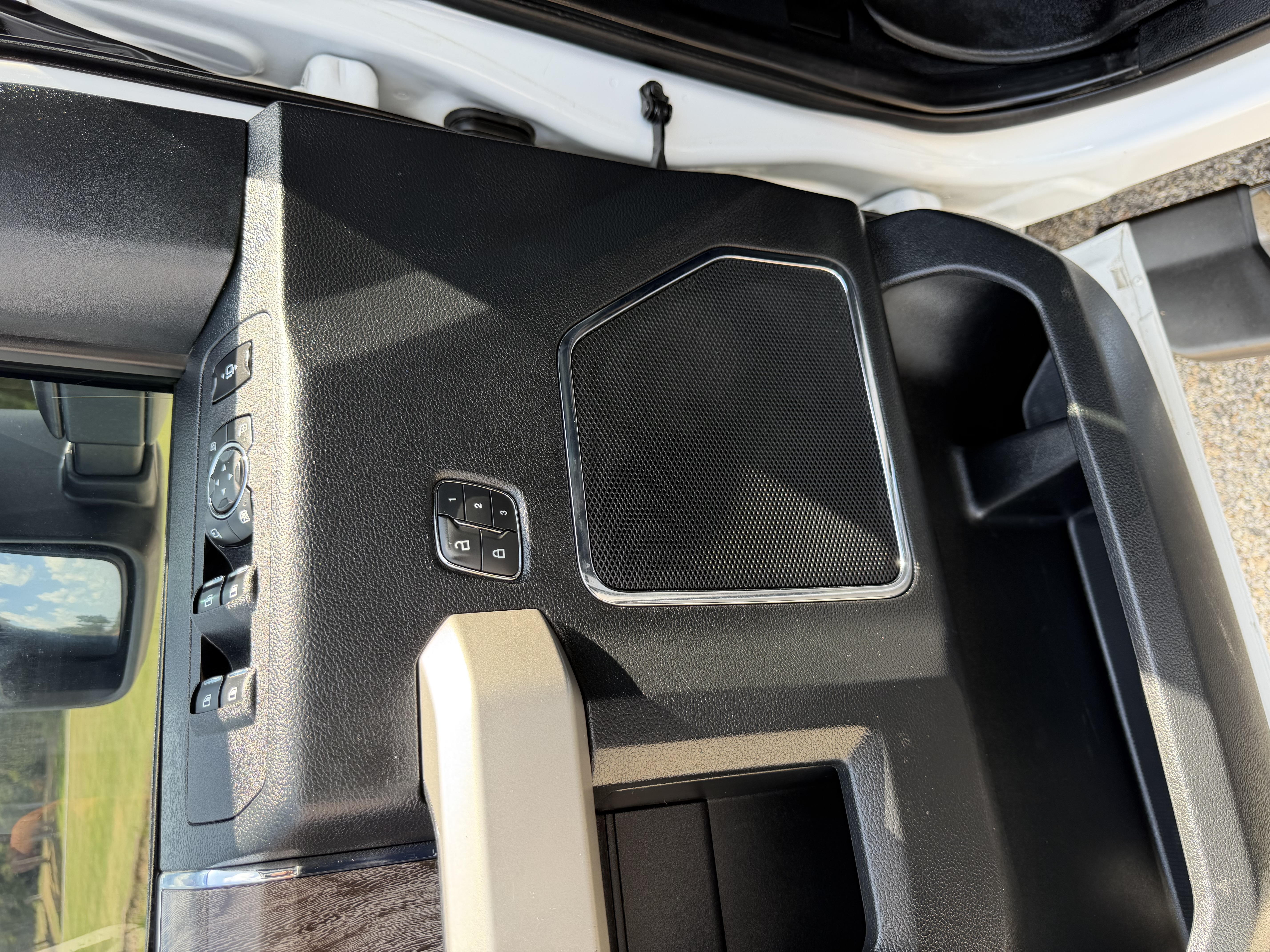 Used 2019 Ford F250 Lariat w/ Lariat Value Package AWD/4WD image 16