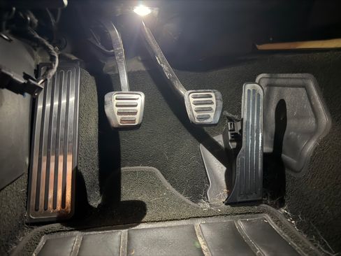 Used 2017 Chevrolet Corvette Stingray Coupe w/ 2LT Preferred Equipment Group image 21