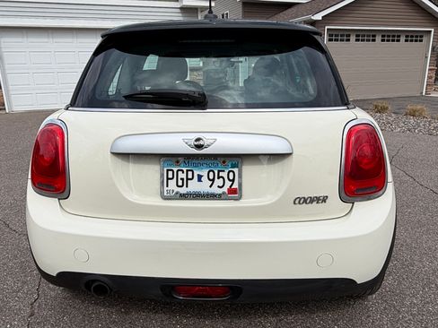 Used 2015 MINI Cooper 2-Door Hardtop image 8