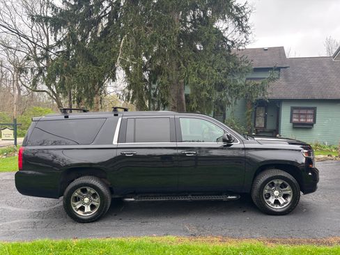 Used 2018 Chevrolet Suburban LT AWD/4WD image 6