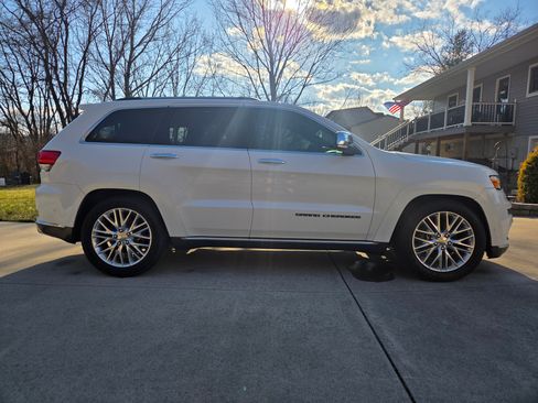 Used 2017 Jeep Grand Cherokee Summit image 5
