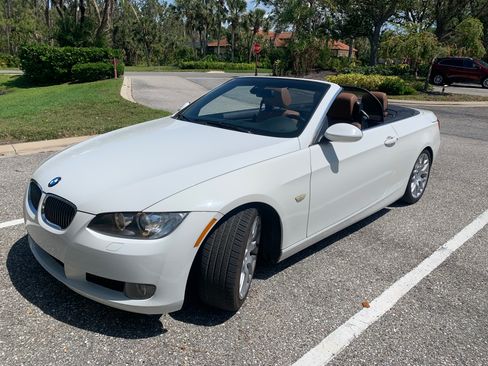 Used 2008 BMW 328i Convertible image 2