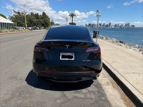 Used 2025 Tesla Model Y Long Range image 20