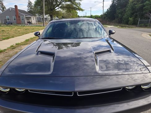 Used 2023 Dodge Challenger SXT w/ Cold Weather Group image 4