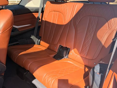 Used 2019 BMW X7 xDrive50i w/ Premium Package image 16