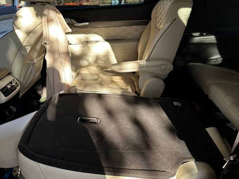 Used 2021 Hyundai Palisade Calligraphy image 11