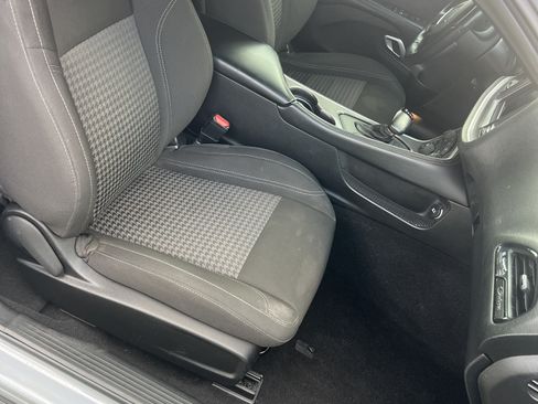 Used 2022 Dodge Challenger SXT w/ Blacktop Package image 10