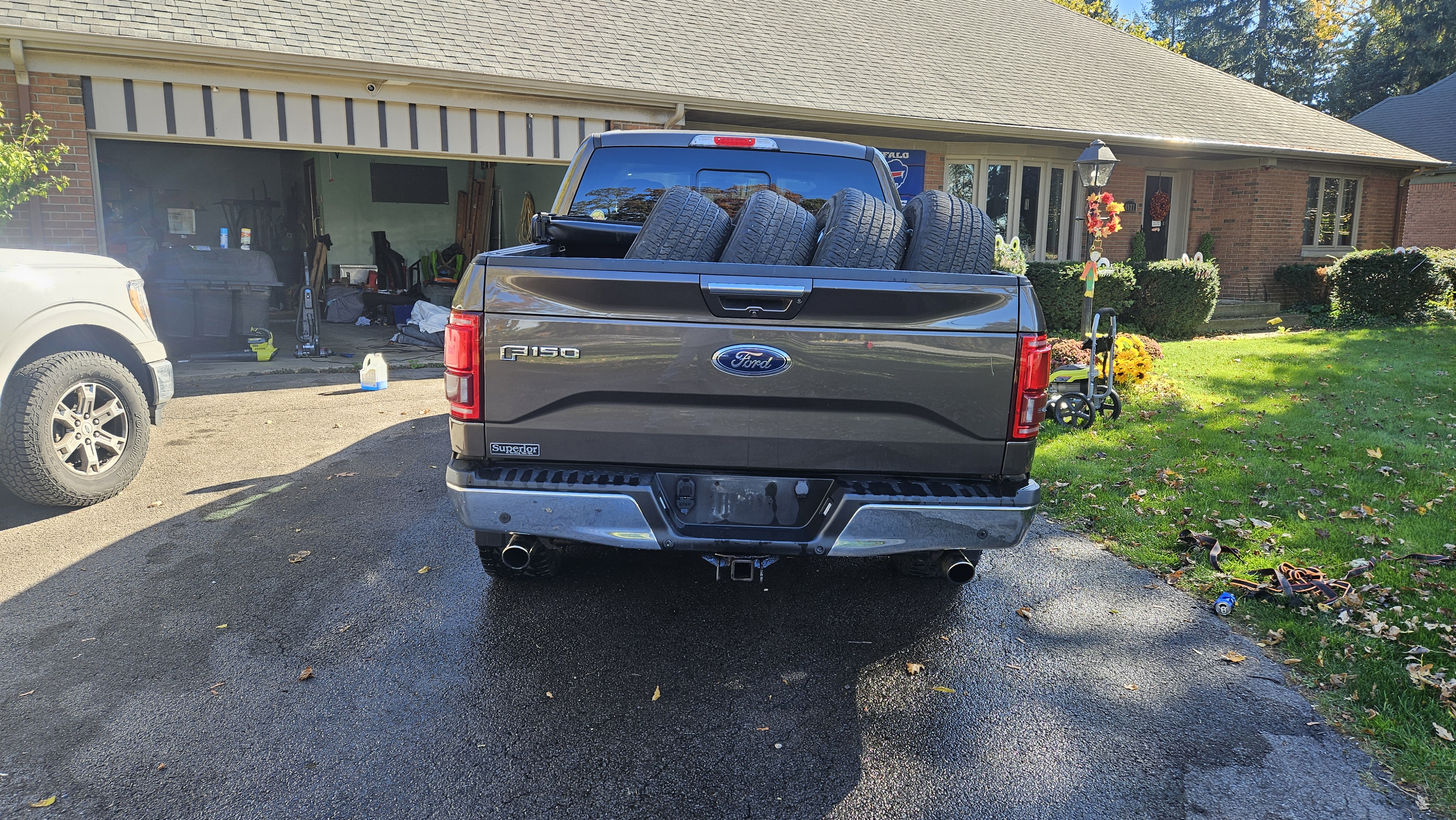 Used 2016 Ford F150 Lariat w/ Equipment Group 502A Luxury AWD/4WD image 4