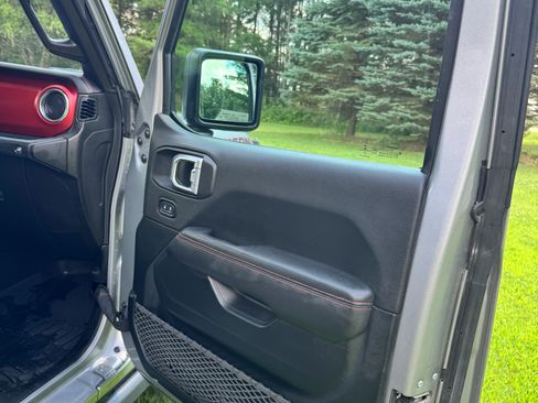 Used 2021 Jeep Wrangler Rubicon AWD/4WD image 17