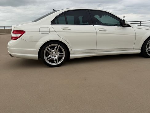 Used 2009 Mercedes-Benz C 300 Sedan image 20
