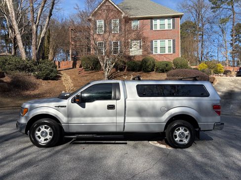 Used 2011 Ford F150 XLT w/ XLT Convenience Pkg image 4