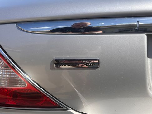 Used 2004 Jaguar XJ8 image 10